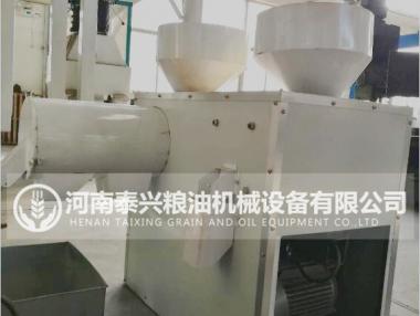 玉米脱皮制糁机